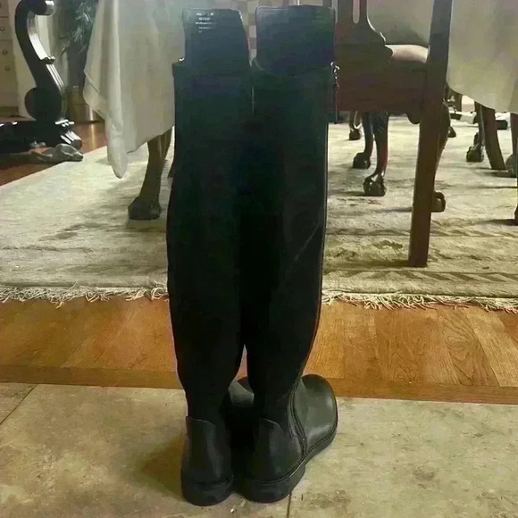 Cole Hahn ladies size 5 B. Never worn. Brand new. Black knee-high leather boots. - Picture 9 of 16